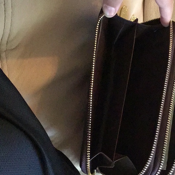 Louis Vuitton Wallet - Picture 2 of 4